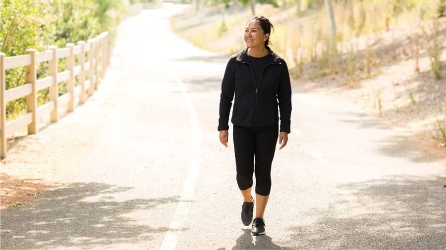 women out walking after undergoing bariatric surgery